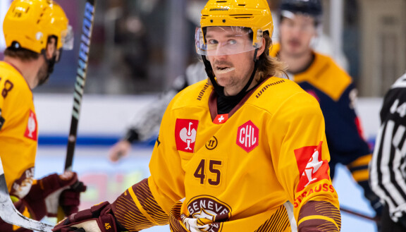 NHL-monimiljonääri Sami Vatanen vuolee Sveitsin frangeja Geneven paidassa.