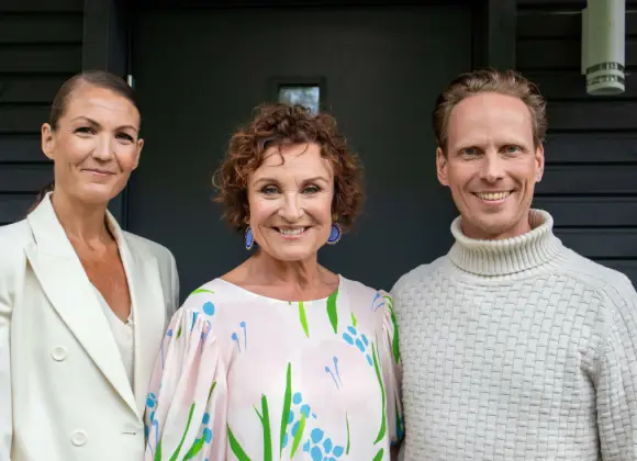 Kahdeksanhenkisen perheen kotona on vitivalkoista - Suomen kaunein koti -tuomaristolta tyrmäys: "Tämä on tosi, tosi valkoinen"