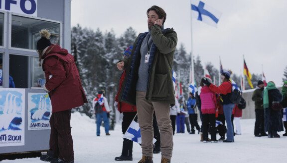 Mikko Leppilampi näyttelee sarjassa Eero Järvistä, joka on toimittaja ja entinen urheilija. Lahti 2001