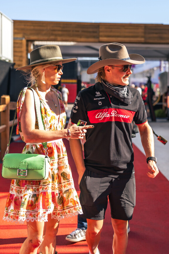 Tiffanyn ja Valtterin cowboy-lätsät sointuivat söpösti sävy sävyyn.