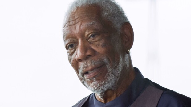 Näin Morgan Freeman, 86, elää nykyään: kuuluu muinasuskoon, omistaa suihkareita ja asuu köyhässä pikkukylässä