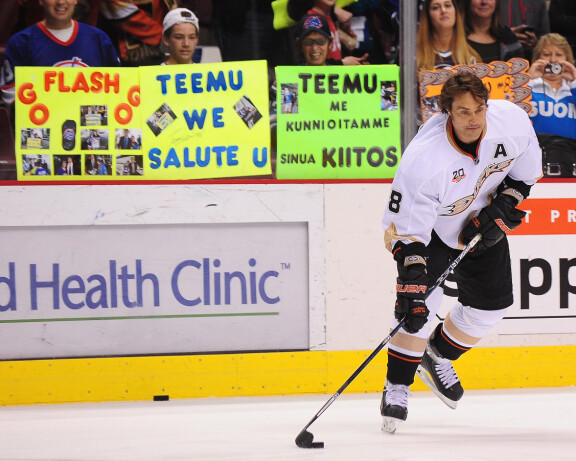 The Finnish Flash. Teemu Selänne hyvästeli NHL-kaukalot kauden 2013–14 päätteeksi.