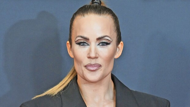 Martina Aitolehti riemuitsee sateisessa Helsingissä: 'Kerron sulle salaisuuden...'