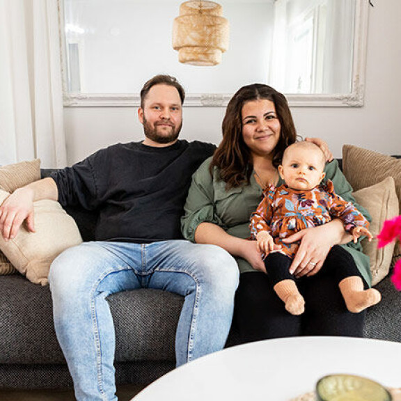 Yllätyskäänne Rikkaissa ja rahattomissa: Diili-Petri tarjoaa vaihtoparilleen työpaikkaa rikkaat ja rahattomat