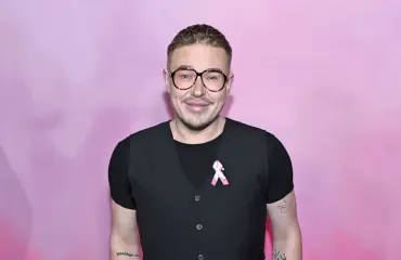 Jesse Kaikuranta hehkuttaa rakkautta kuumassa kuvassa