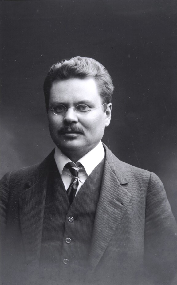 Armas Lindgren