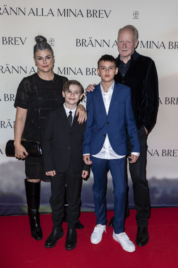 Megan, Stellan, Kolbjörn ja Ossian Bränn Alla Mina Brev -elokuvan punaisella matolla.