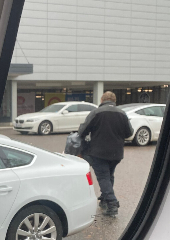 Seiskan lukija bongasi Timo Soinin Espoosta. Hän kävi palauttamassa panttipulloja Lidlin myymälään.