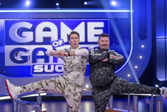 Aku juonsi Janne Katajan kanssa Game of Games -ohjelmaa vuonna 2020 Portugalissa. Akun toiminta kuvauksissa oli poikkeuksellista.
