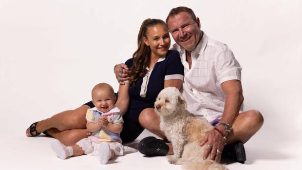 Renny ja Johanna Harlinin Myy-koira joutuu kammottavaan vaaratilanteeseen - on joutua krokotiilin ateriaksi