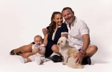 Renny ja Johanna Harlinin Myy-koira joutuu kammottavaan vaaratilanteeseen - on joutua krokotiilin ateriaksi