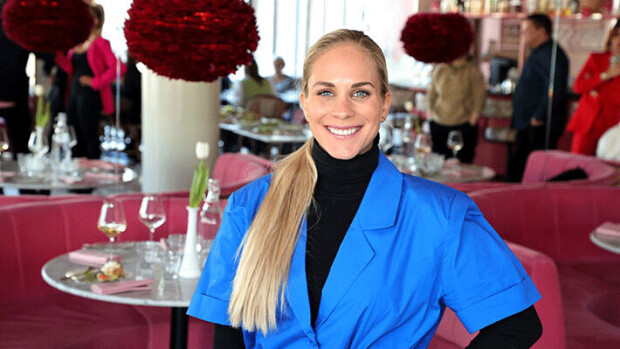 Eevi Teittinen kuvaa tv-sarjassa äitiyden muuttamaan arkeaan: 'Fitness on hyvin kaukaista elämää tällä hetkellä' Eevi Teittinen