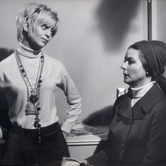 Goldie oli 24-vuotias Kaktuksen kukka -leffan kuvausten aikaan. Vastanäyttelijänä oli legendaarinen Ingrid Bergman. Kaktuksen kukka