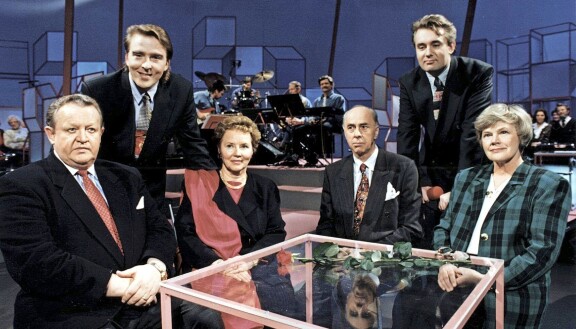 Vuonna 1994 Tuttu juttu -tv-ohjelmassa tuolloiset presidenttiehdokkaat kertoivat parisuhteestaan. Martti ja Eeva Ahtisaari sulattivat suomalaisten sydämet. Pian syntyi 'Mara'-ilmiö ja Ahtisaari valittiin presidentiksi.