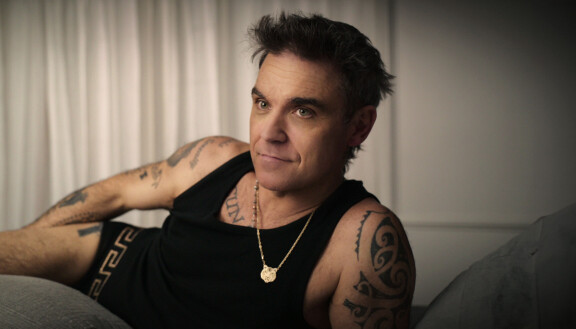 Robbie kertoo elämästään brutaalin rehellisesti. Robbie Williams