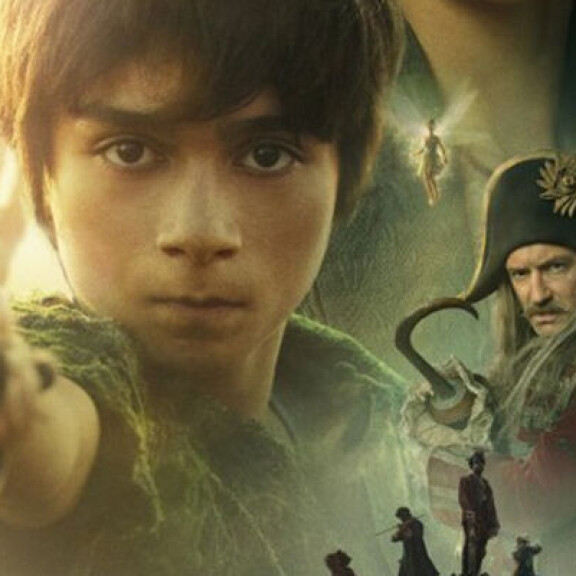Peter Panina nähdään nuori brittinäyttelijä Alexander Molony ja kapteeni Koukkuna Hollywood-tähti Jude Law. peter pan