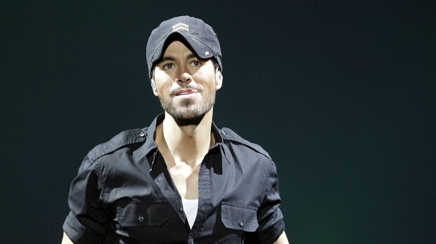 Kohuvideot leviävät – Enrique Iglesias järkytti yleisöä