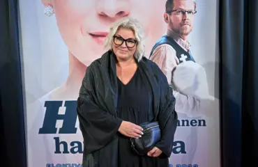 Minna Kuukan jouluvalmistelut saivat absurdin käänteen: "Löysin itseni kerältä koiran pediltä"