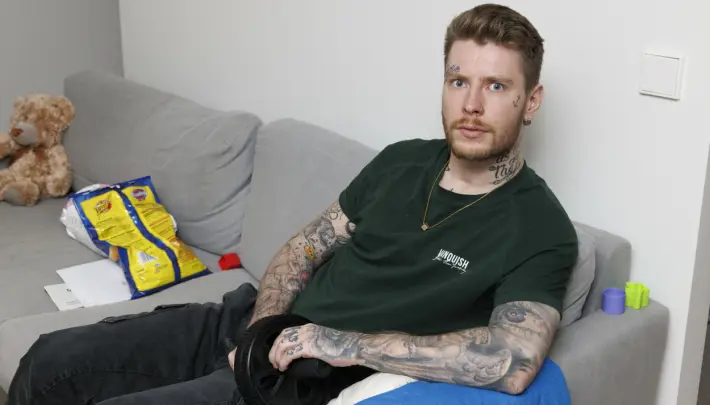 Televisiosta tutun Tomaksen, 26, biletappelulla katastrofaaliset seuraukset: Heräsin ja tajusin olevani neliraajahalvaantunut