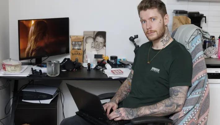 Teiniväkivallan seurauksena halvaantunut Tomas on Tiktok-tähti – Jari Sarasvuo innostui bisnesideasta