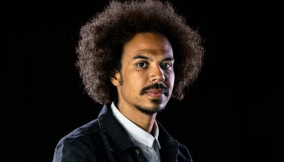 Sean Ricks tunnetaan Perjantai sekä Superihmiset – piilotettua kykyä etsimässä -ohjelmista.