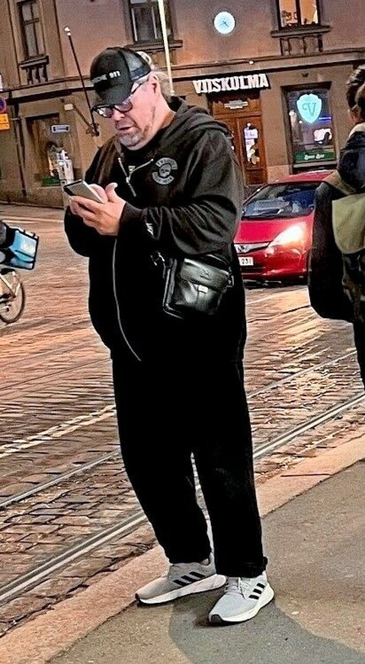Henry Saari möykkäsi kadulla – kuva