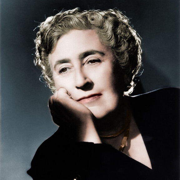 Agatha Christie loi neiti Jane Marplen hahmon 1920-luvulla. Ensimmäinen Marple-romaani julkaistiin vuonna 1927. Agatha Christie