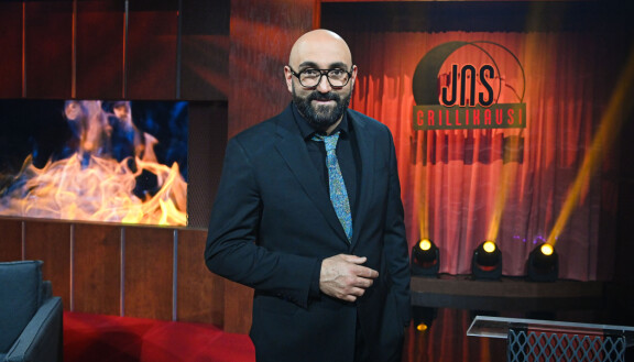 Ali Jahangiri tekee koomikkohommiensa lisäksi töitä myös Kampissa, K-marketin yrittäjänä.