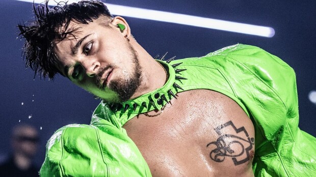 Käärijä julkaisee Onlyfans-kalenterin!