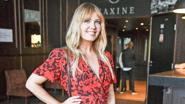 Huhhuh! Jenni Alexandrova hehkeänä uimapuvussa: 'Talviturkki heitetty'