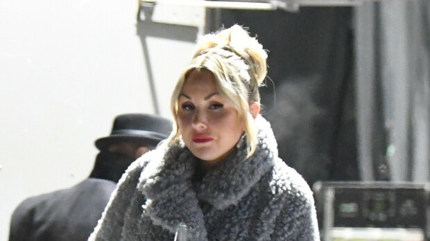 Kosteat TTK-jatkot: Ikea-kassia roudannut Sointu Borg kulautteli janojuomaa studion pihalla!