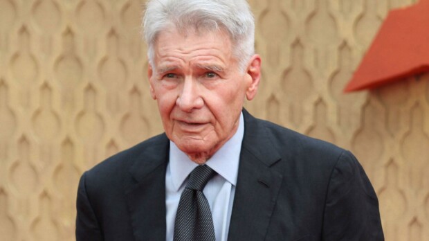 Harrison Ford, 80, pusutteli yli 20 vuotta nuorempaa vaimoaan - harvinaiset kuvat