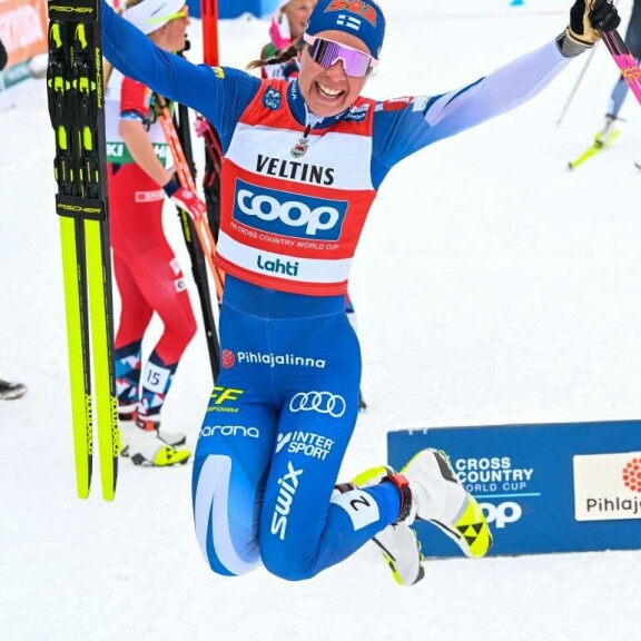 Tilipäivä! Kerttu Niskanen sinetöi Lahden Salpausselän kisoissa distanssicupin voiton. Tilipäivä! Kerttu Niskanen sinetöi Lahden Salpausselän kisoissa distanssicupin voiton.