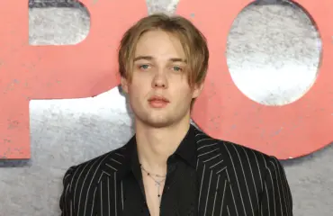 Napoleon-menestyselokuvassa nähdään suomalainen näyttelijälupaus – tällainen on hänen taustansa