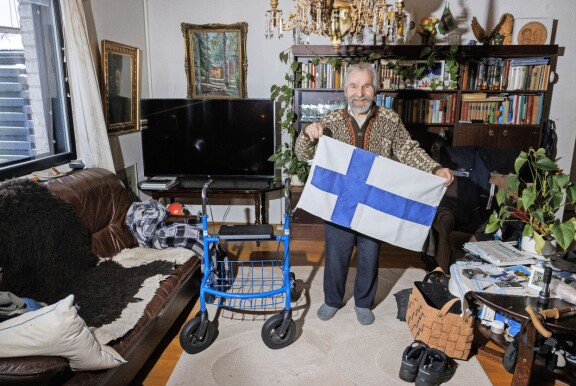 – Siniristilippu on elämäni rakkaimpia asioita, 99-vuotias sotaveteraani painottaa.