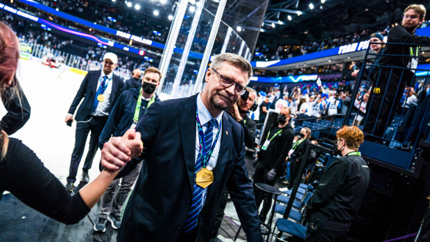 Jukka Jalonen paljastaa dokumentissa tähyävänsä NHL:ään: 'Jos olen ihan mulkvisti...'