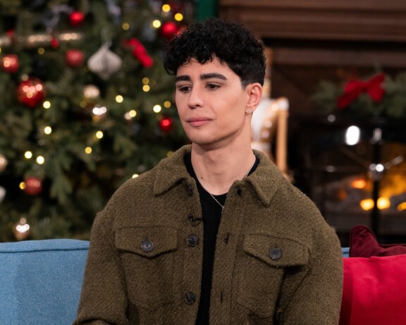 Omid on joutunut tappouhkauksien kohteeksi kirjan takia.