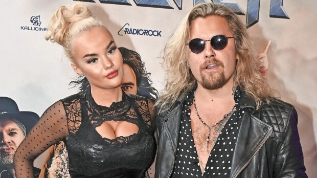 Välit lämpenivät jälleen! Iida ja Archie kävivät ökyillallisella