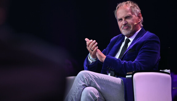 Uwe Ochsenknecht paljastui kiivilintu-hahmon takaa.