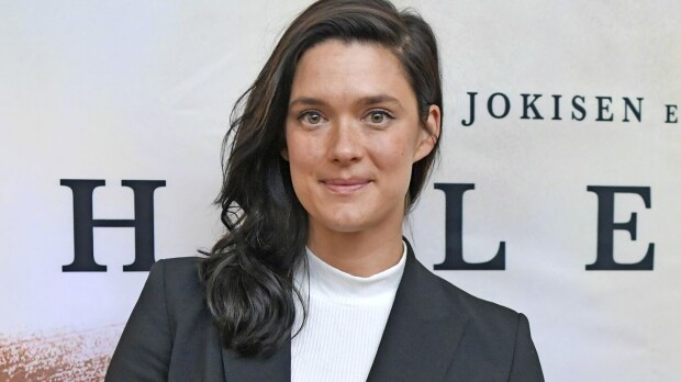 Krista Kososella tehtävä Linnan juhlissa: 'Jännittää saanko toimitettua tärkeän viestin perille'