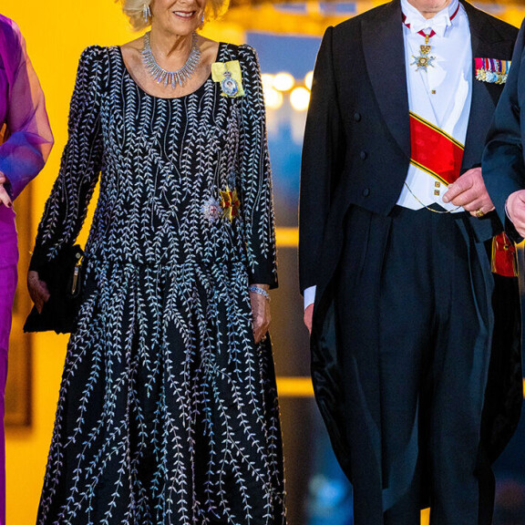 Jo on blingiä! Kuningatar Camilla käytti Elisabetin koruja valtiovierailulla Camilla