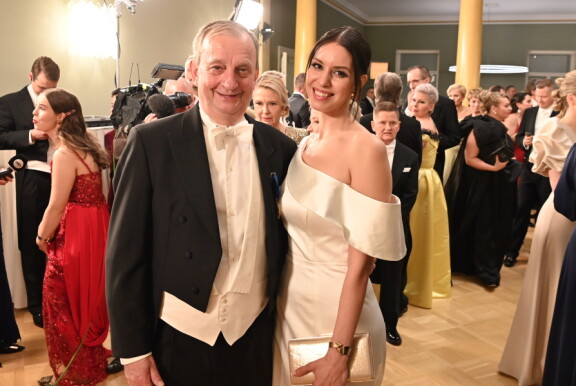 Hjallis ja Jasmine edustivat yhdessä Linnan juhlissa.