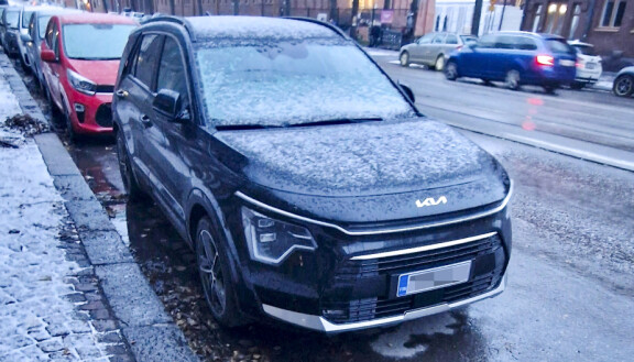 Behm kipaisi autokaupoilla – kuva