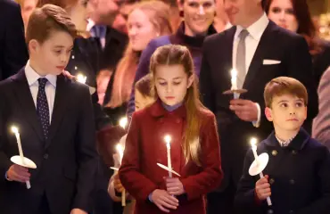 Prinssi Louis pelleili kirkossa - kuvat
