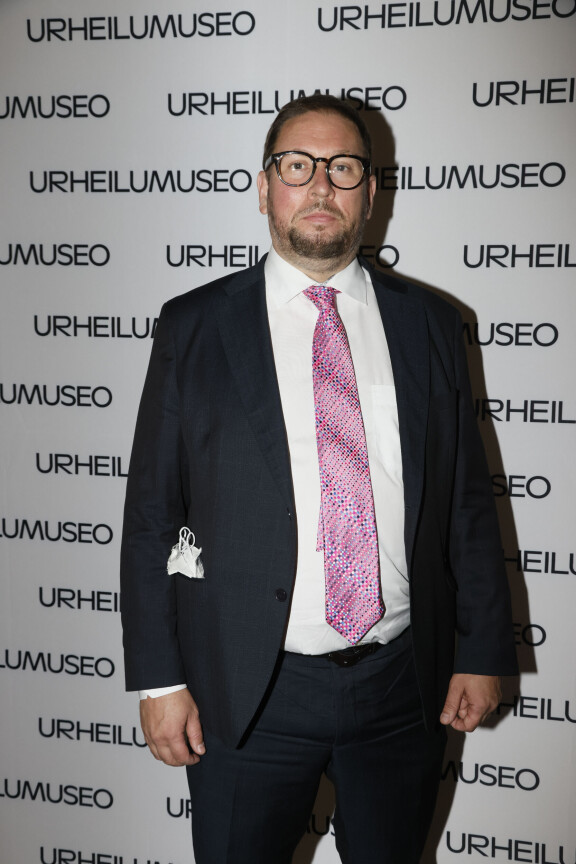 Helsingin apulaispormestarilla keitti pahasti yli Huuhkajien futismatsissa San Marinossa.