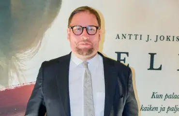 Huuhkajien pelissä sekoilleella Paavo Arhinmäellä värikäs historia – muistatko nämä kohut?