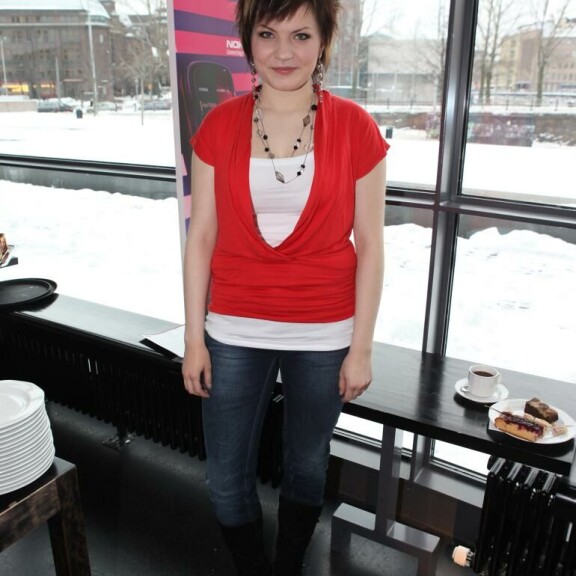 Vuonna 2009 Suvi oli ehdolla arvostetun Emma-palkinnon saajaksi. Suvi Teräsniska