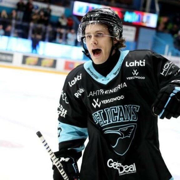 Huudattaako Pelicansin jenkkitaituri Tyler Kelleher jälleen lahtelaisyleisöä... Huudattaako Pelicansin jenkkitaituri Tyler Kelleher jälleen lahtelaisyleisöä...