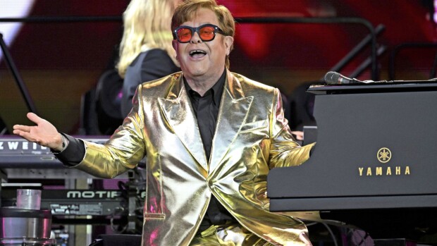 Ostajat himoitsivat Elton Johnin miljoonakotia