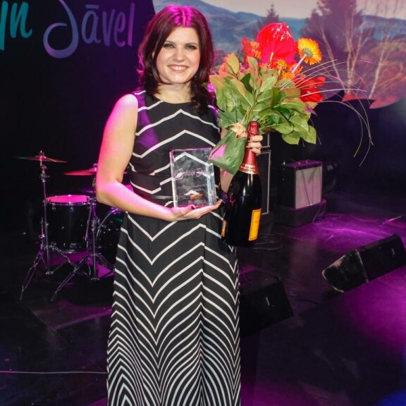 Vuonna 2013 Suvi voitti Syksyn sävel -laulukilpailun Täydellinen elämä -singlekappaleellaan. Suvi Teräsniska